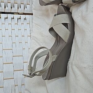 Crocs Cream Beige Wedge Sandal - 10